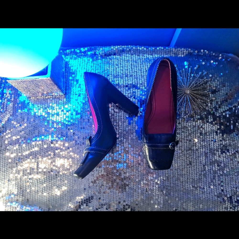 Frilled Leather Parade Chunk 👠